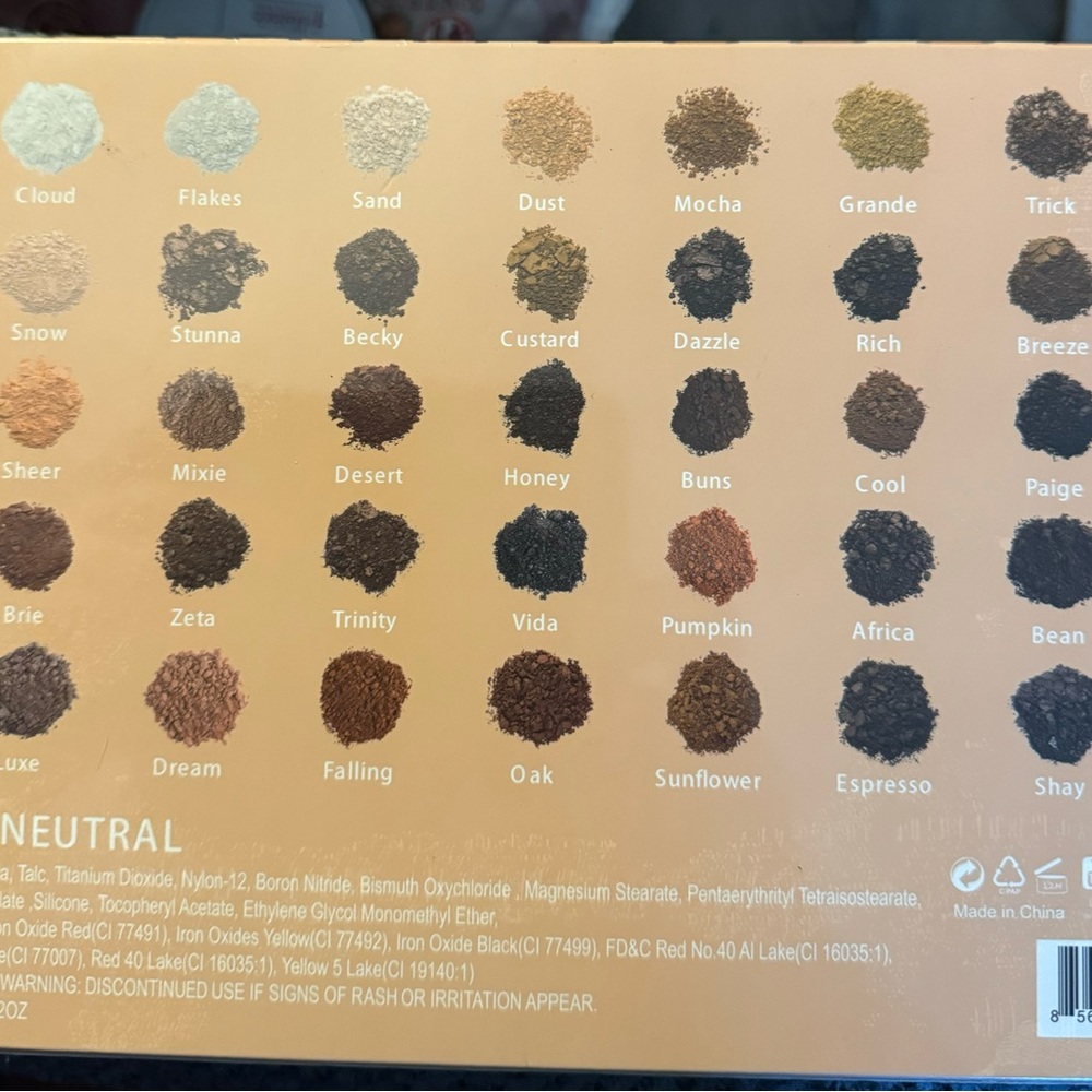 LURELLA MAKEUP Bundle - Brand New, Never opened. - Picture 4 of 7